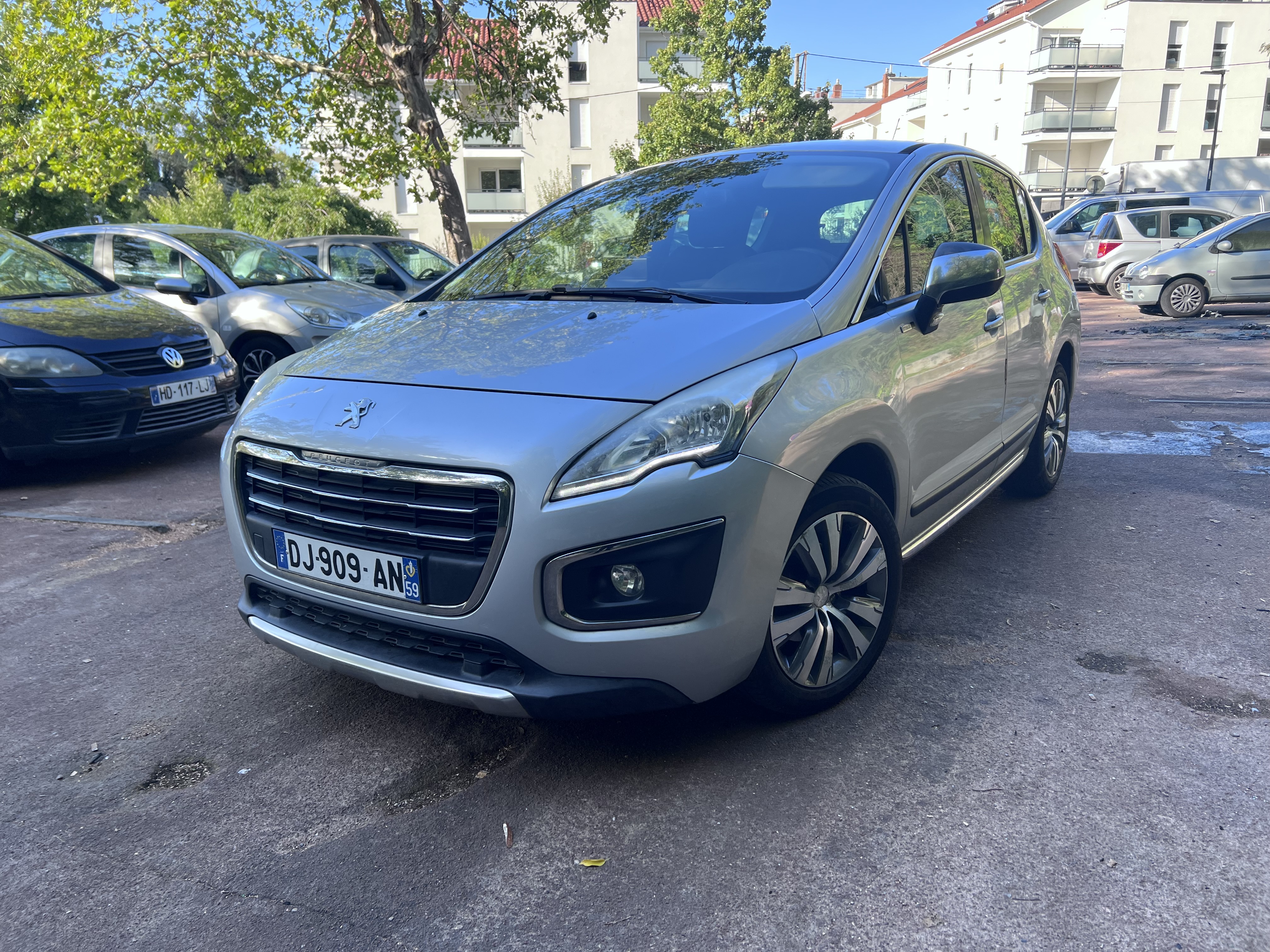 PEUGEOT 3008 photo 1